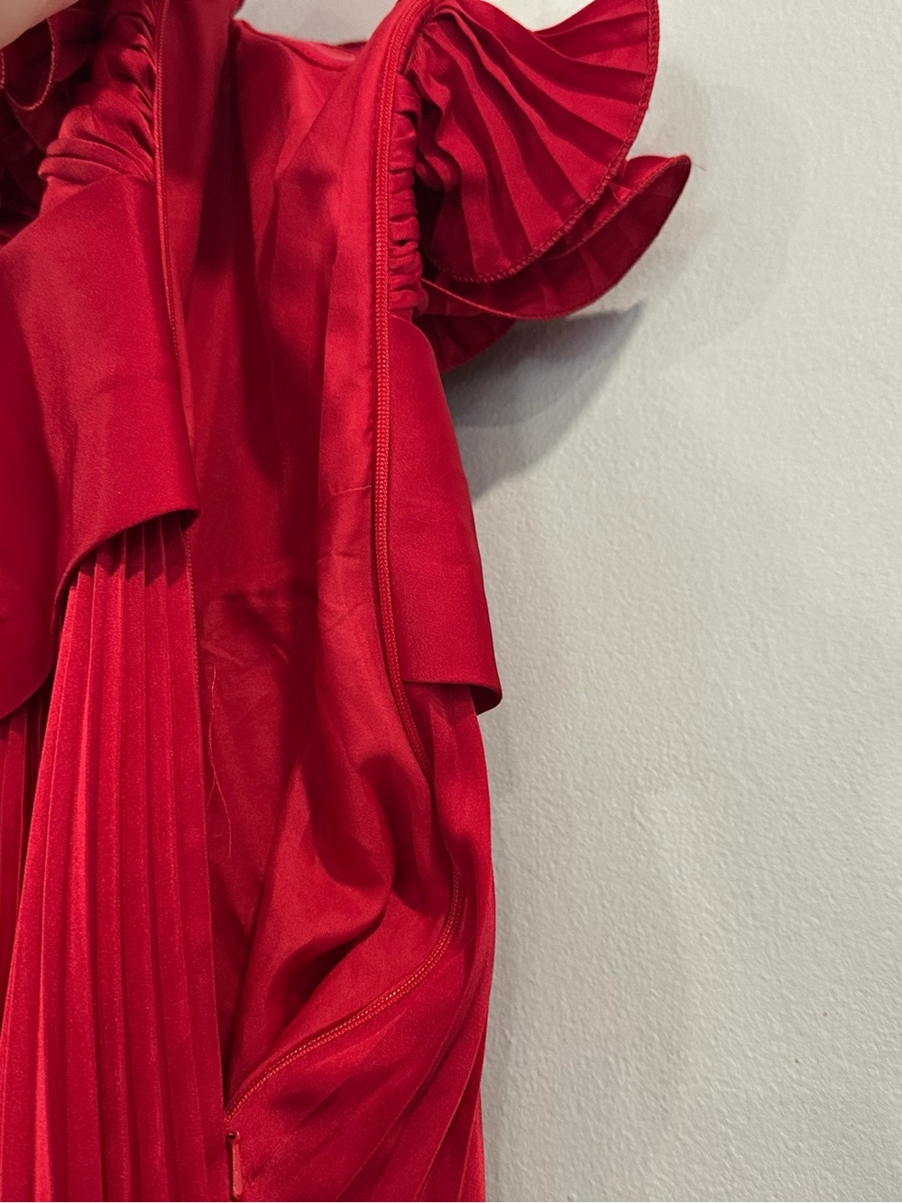 Mac Duggal 49902 Red Pleated One-Shoulder Evening Gown with Ruffle Detail sz 4 - Picture 10 of 11
